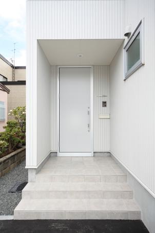 外観、玄関