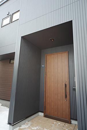 外観、玄関