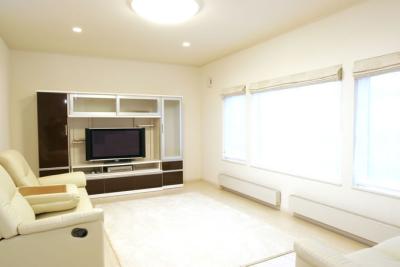 レンガ調の外観に東屋が楽しいアウトドアな住宅