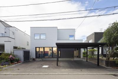 建て替えで実現した共有型二世帯住宅