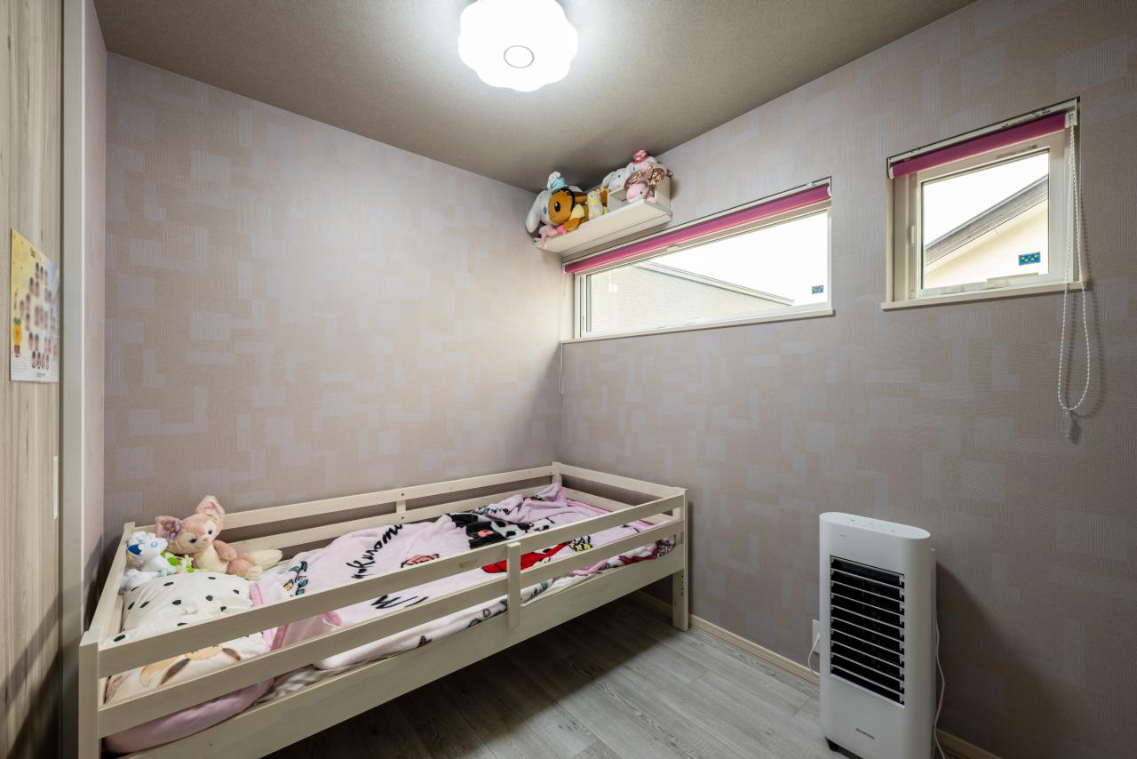 洋室:かわいらしい子供部屋