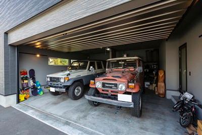 外観、ガレージ:愛車を守るビルドインガレージ