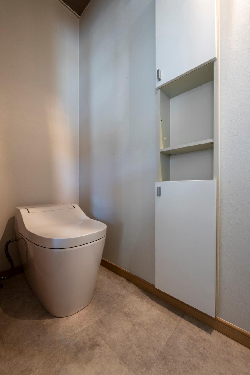 トイレ：玄関ホール横にトイレを移設、小さなお子様がいるご家庭でも帰宅後使いやすい動線に