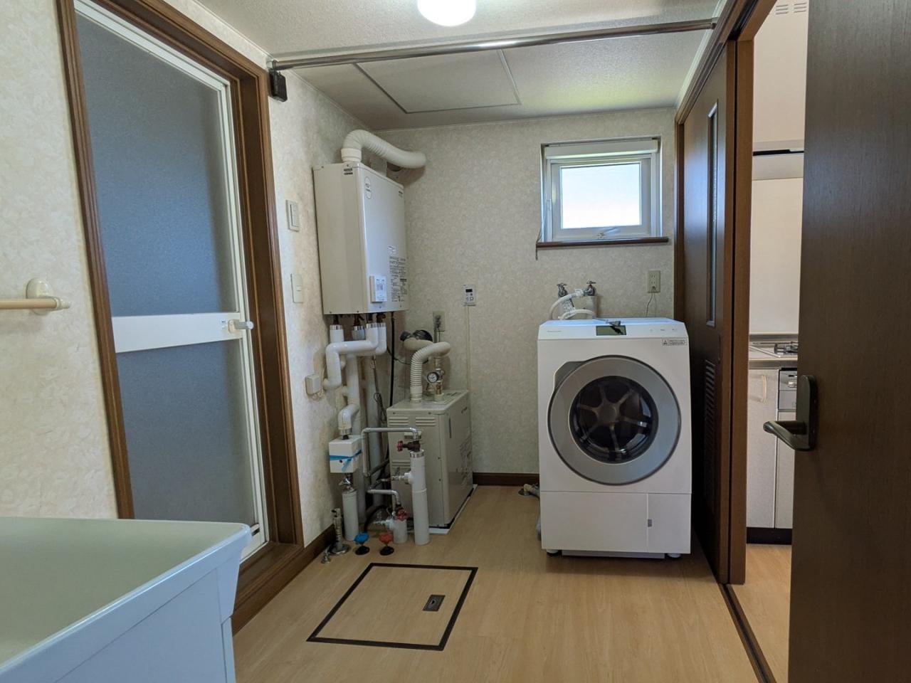 脱衣室：リフォーム前の脱衣所