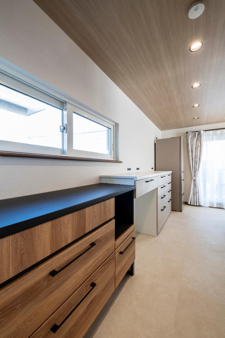 キッチン、収納：既存のお気に入りの家具を生かせれるのもリフォームならでは