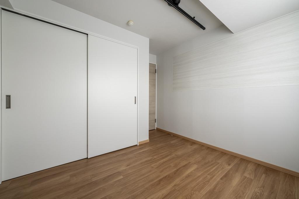 書斎、設備：書斎スペース。ご主人希望の床暖房も採用