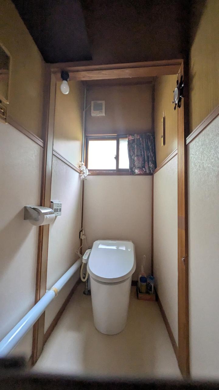 トイレ：リフォーム前のトイレ