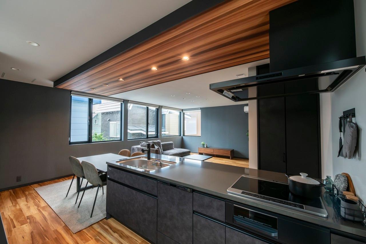 キッチン、設備：キッチンはタカラスタンダードのオフェリアを採用