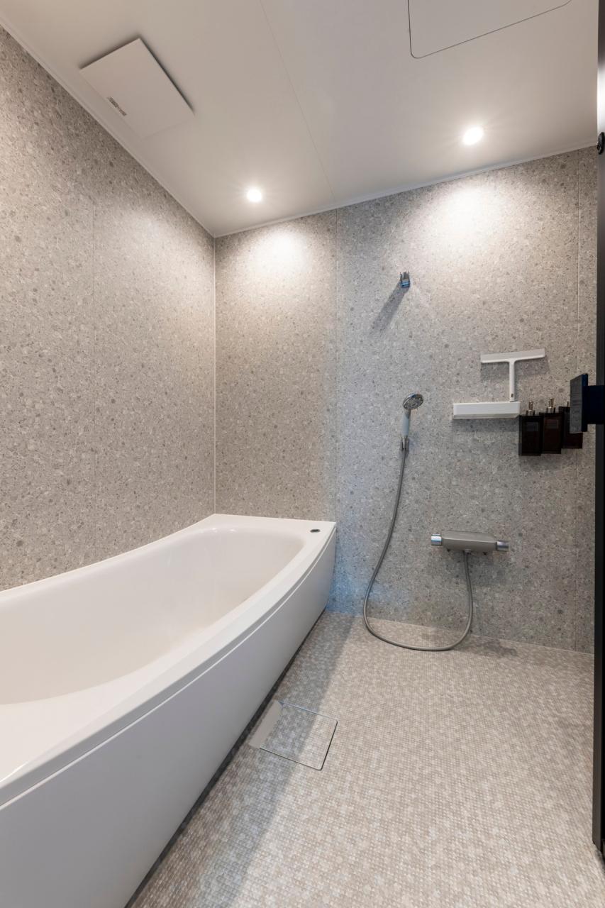 バスルーム、設備：ラグジュアリーなバスルームはTOTOのサザナ1.25坪タイプ