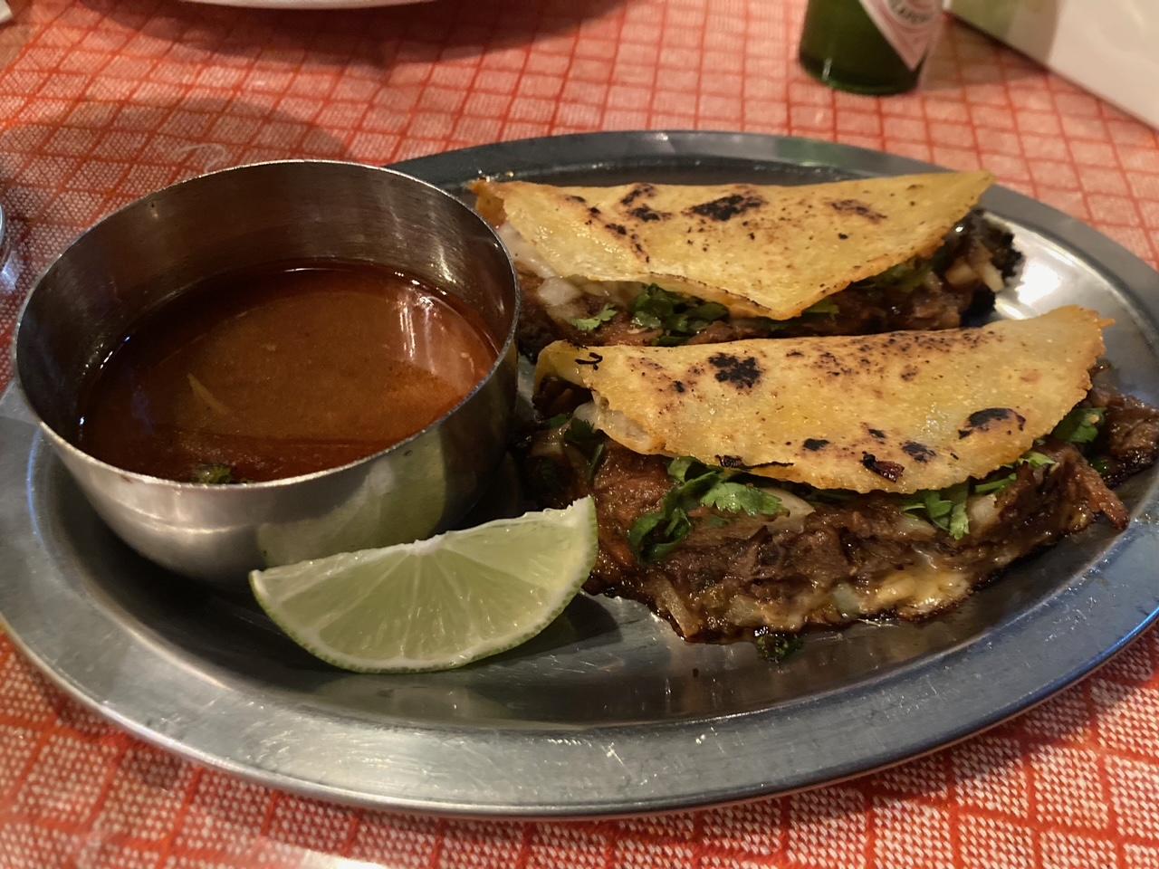 夜の11時に食べる背徳タコスおいしかったです。