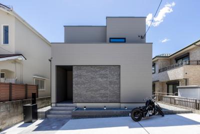 質感の美しさが際立つ大人の住まい