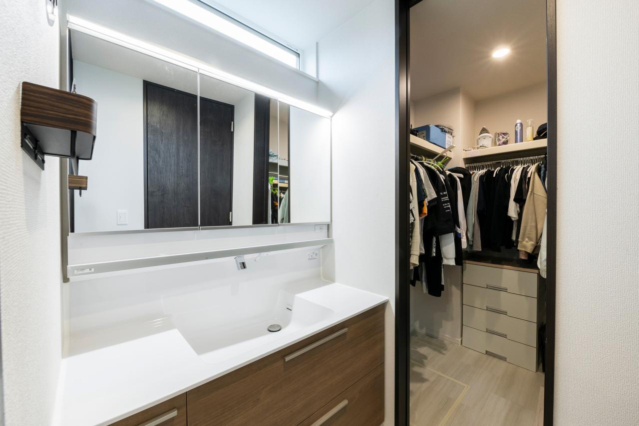 ラバトリー・洗面所、ウォークインクローゼット：水回りとつながるWICで着る・脱ぐ・洗う・干す・しまうのサイクルを最適化