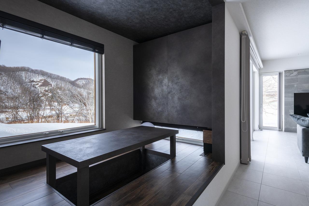 ダイニング、窓：小上がりのダイニングにも大開口を設置、景色を楽しみながら食事の時間を