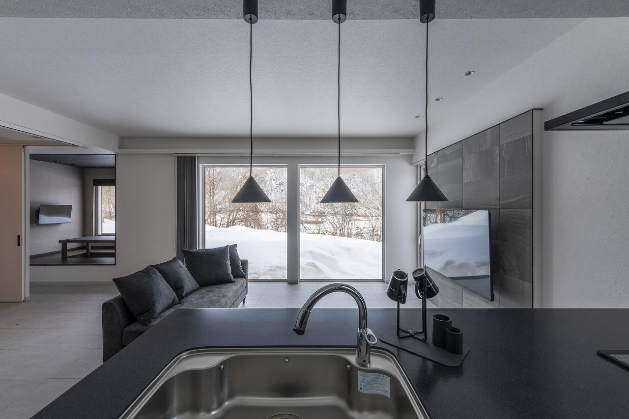 キッチンに立って家事をしていても目線が抜ける大開口