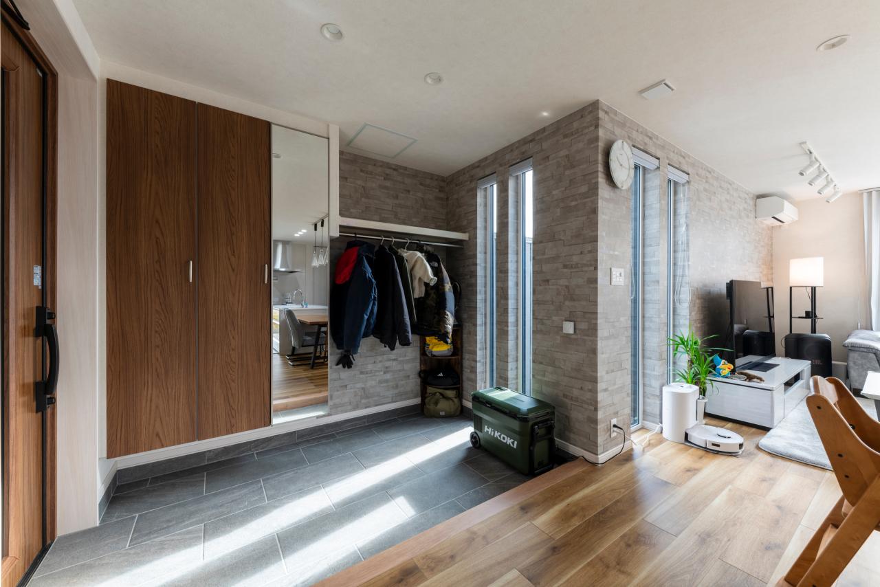 リビング、ダイニング、玄関：帰宅から0秒でLDKに、家族とのつながりがシームレスに