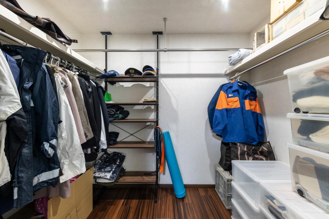 寝室、ウォークインクローゼット：主寝室には大容量の3帖ウォークインクローゼットを計画