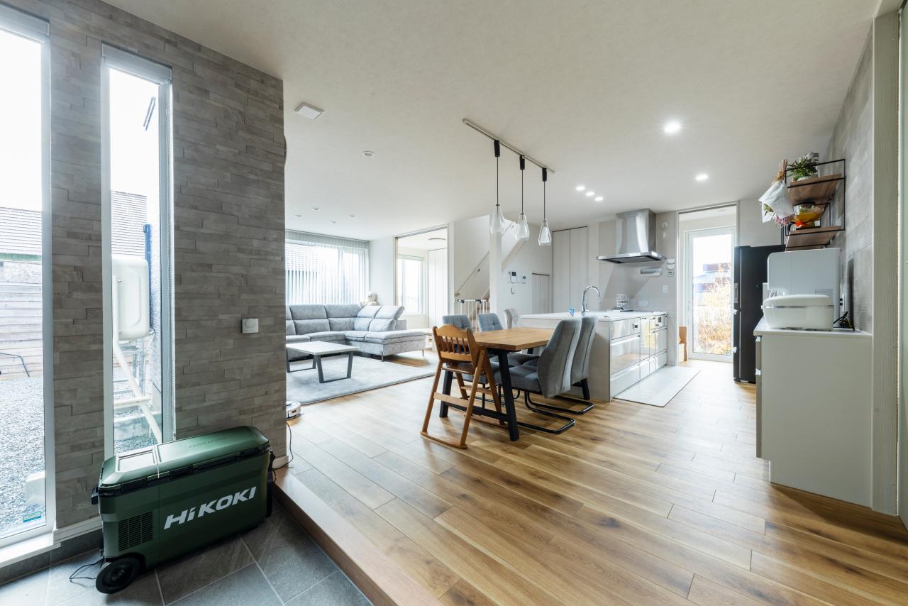 リビング、ダイニング、玄関：帰宅した瞬間からLDKにいる家族に”ただいま”が言える間取