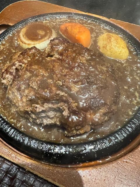 ハンバーグも好きです！！