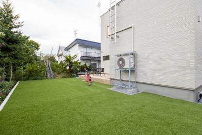 ゆったりとした敷地と周辺の環境を活かしたプライベートな空間に。