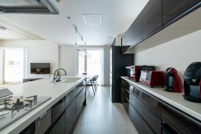 キッチン：収納スペースをしっかり確保したキッチン