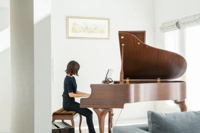 フリースペース：ピアノの音色が響き渡る優雅な住まい